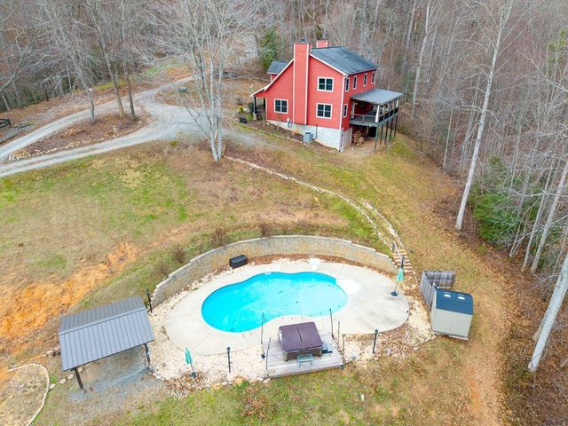 202 Bell Orchard Drive, Hayesville, NC 28904