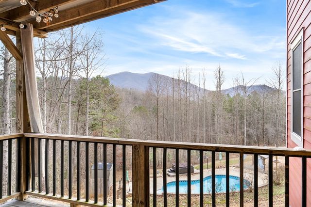 202 Bell Orchard Drive, Hayesville, NC 28904