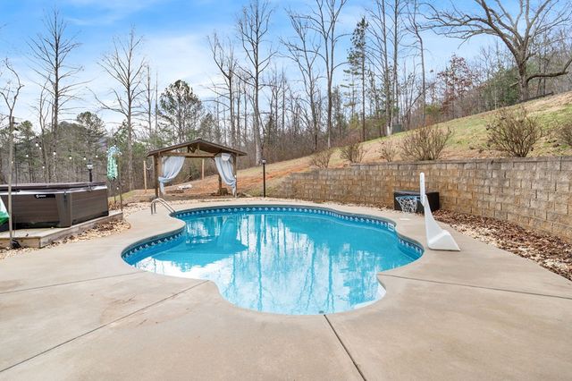 202 Bell Orchard Drive, Hayesville, NC 28904