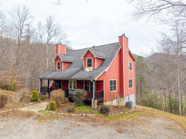 202 Bell Orchard Drive, Hayesville, NC 28904