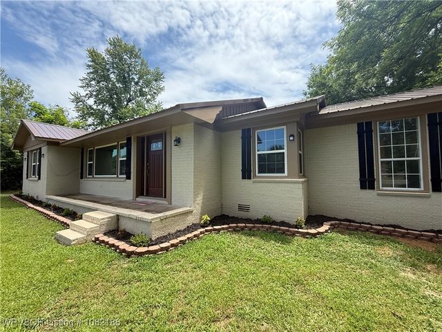1505 E Main Street, Lavaca, AR 72941