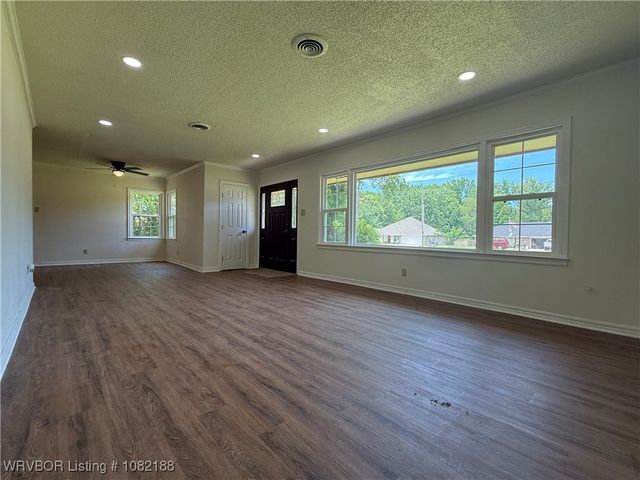 1505 E Main Street, Lavaca, AR 72941