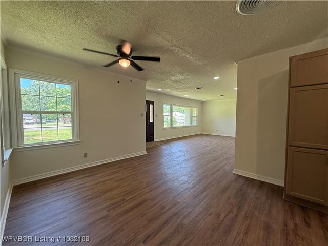 1505 E Main Street, Lavaca, AR 72941