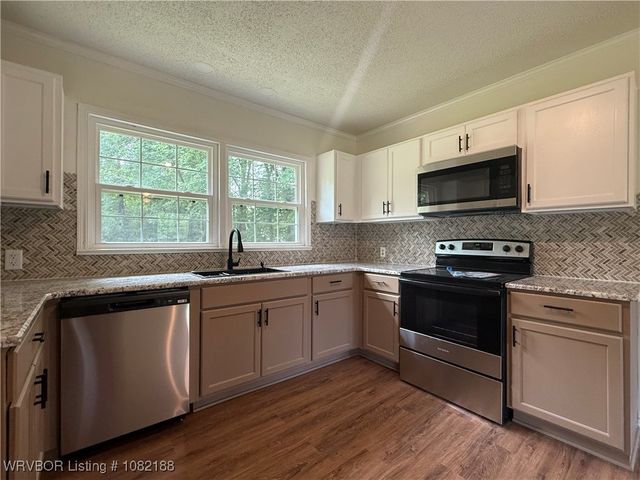 1505 E Main Street, Lavaca, AR 72941