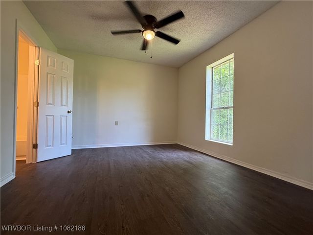 1505 E Main Street, Lavaca, AR 72941