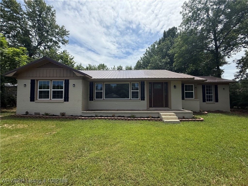 1505 E Main Street, Lavaca, AR 72941