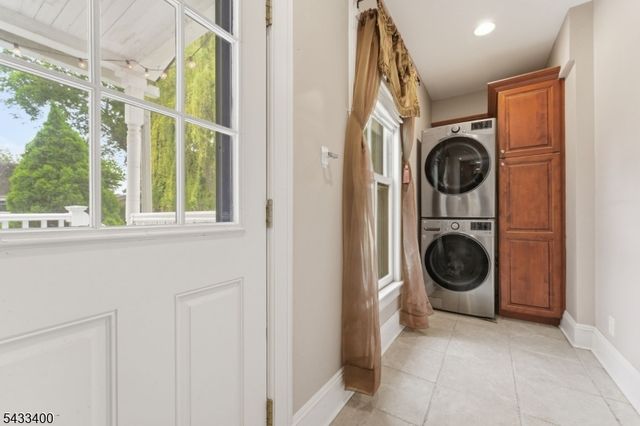 61 New St, Hampton Boro, NJ 08827