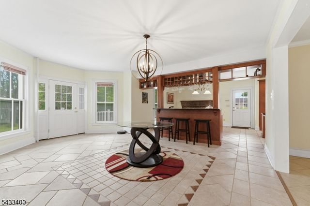 61 New St, Hampton Boro, NJ 08827