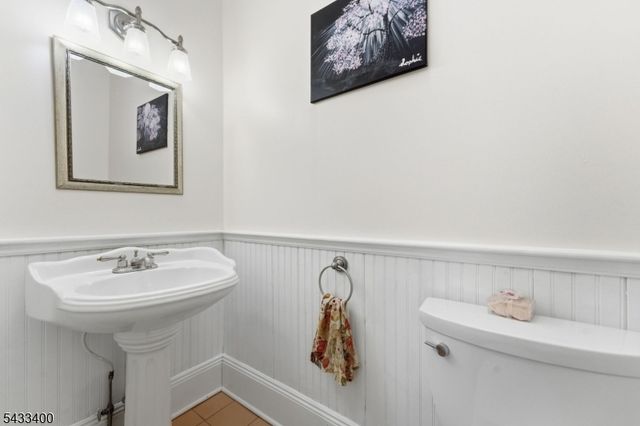 61 New St, Hampton Boro, NJ 08827