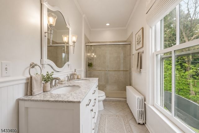 61 New St, Hampton Boro, NJ 08827
