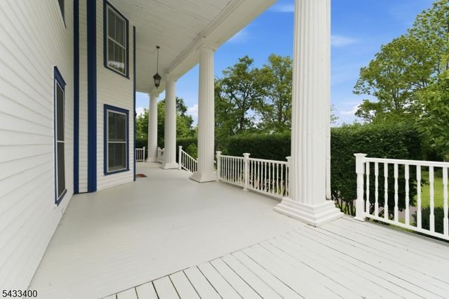 61 New St, Hampton Boro, NJ 08827
