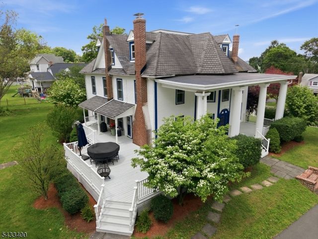 61 New St, Hampton Boro, NJ 08827