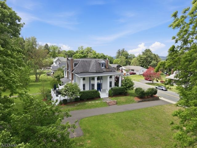 61 New St, Hampton Boro, NJ 08827