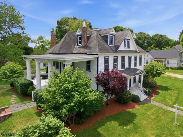61 New St, Hampton Boro, NJ 08827