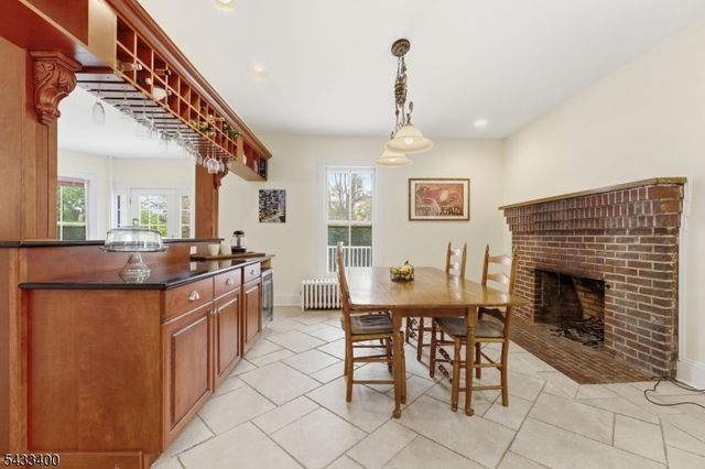 61 New St, Hampton Boro, NJ 08827