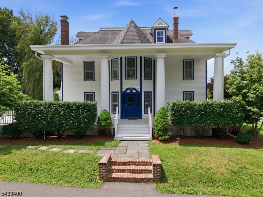 61 New St, Hampton Boro, NJ 08827