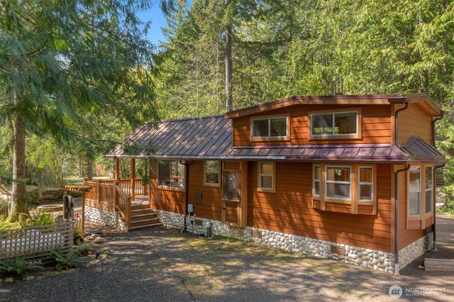 70 N Staircase Drive, Hoodsport, WA 98548