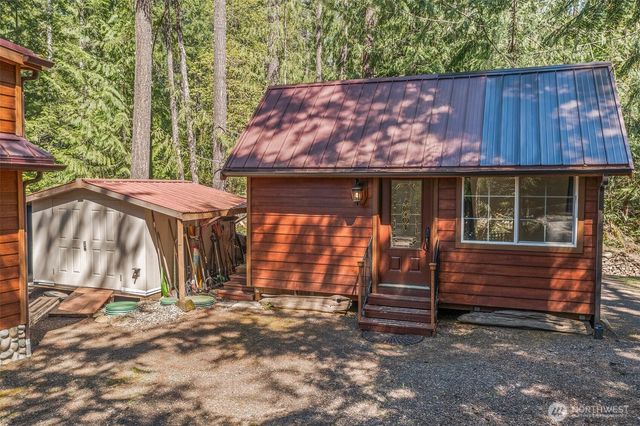 70 N Staircase Drive, Hoodsport, WA 98548