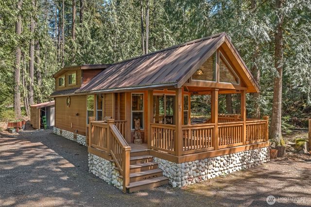 70 N Staircase Drive, Hoodsport, WA 98548