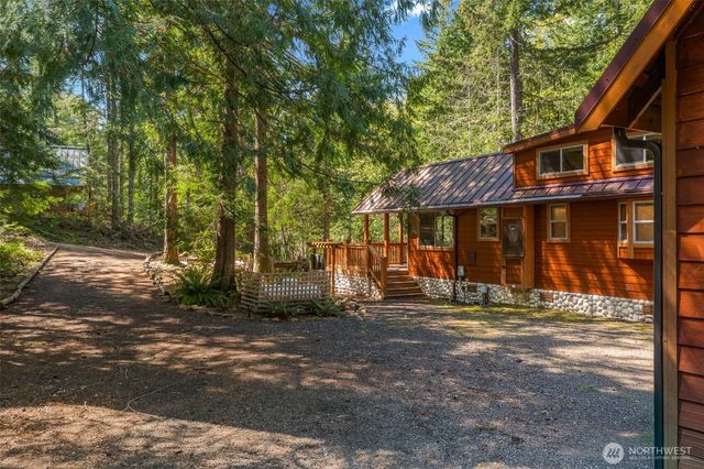 70 N Staircase Drive, Hoodsport, WA 98548