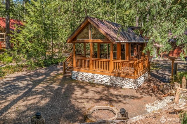 70 N Staircase Drive, Hoodsport, WA 98548