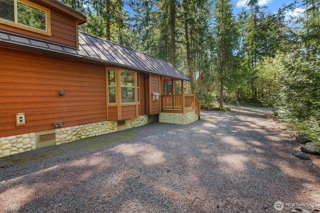 70 N Staircase Drive, Hoodsport, WA 98548