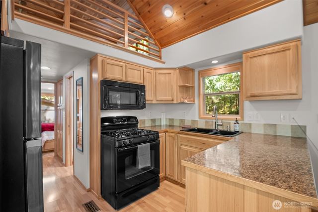 70 N Staircase Drive, Hoodsport, WA 98548