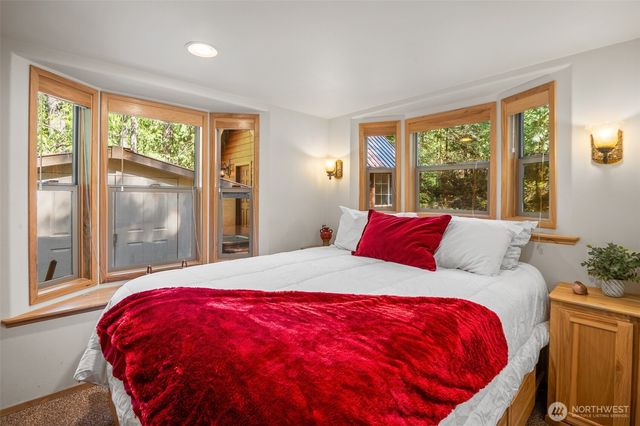 70 N Staircase Drive, Hoodsport, WA 98548
