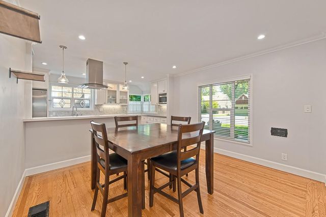 2732 14th St, Sacramento, CA 95818