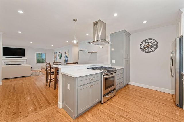 2732 14th St, Sacramento, CA 95818