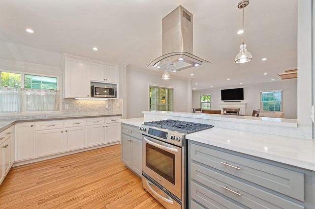 2732 14th St, Sacramento, CA 95818