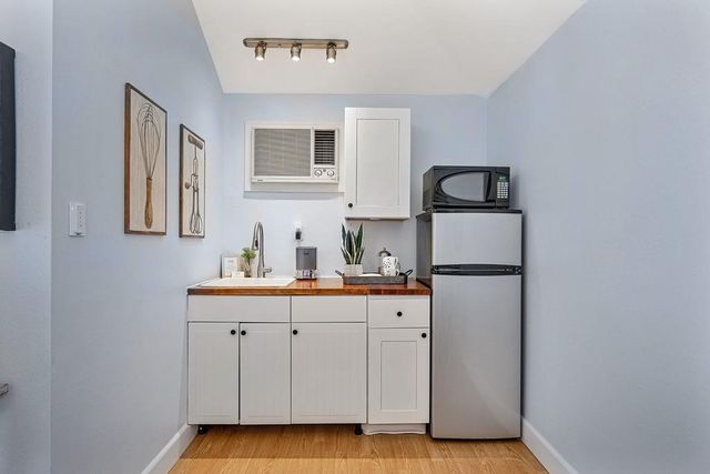 2732 14th St, Sacramento, CA 95818