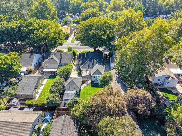 2732 14th St, Sacramento, CA 95818