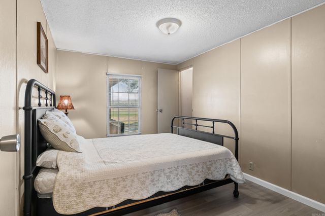 7 Iveon Clay Ln, Pangburn, AR 72121