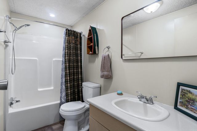 7 Iveon Clay Ln, Pangburn, AR 72121