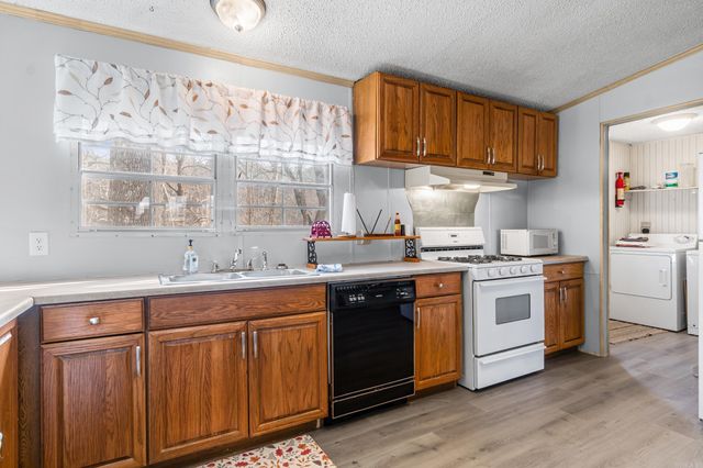 7 Iveon Clay Ln, Pangburn, AR 72121