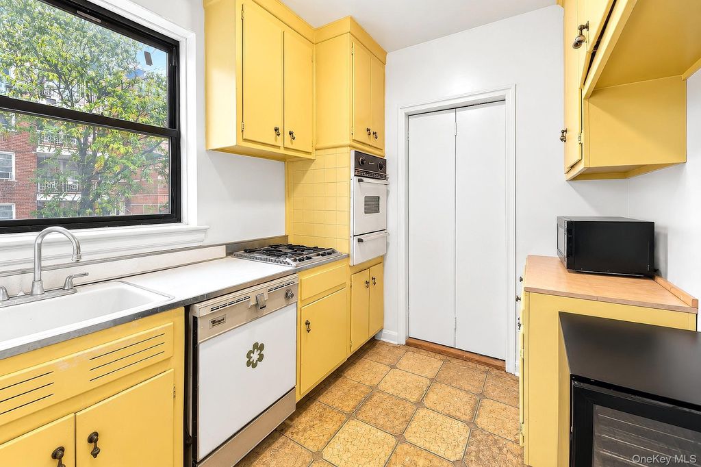620 W 239th Street 2F, Bronx, NY 10463 — photo 5