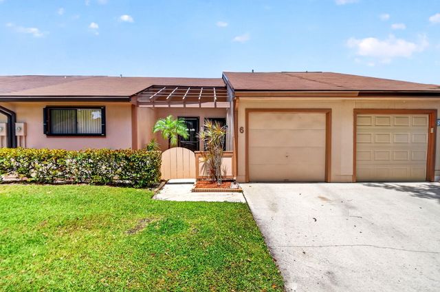 6 Farnworth Drive, Boynton Beach, FL 33426