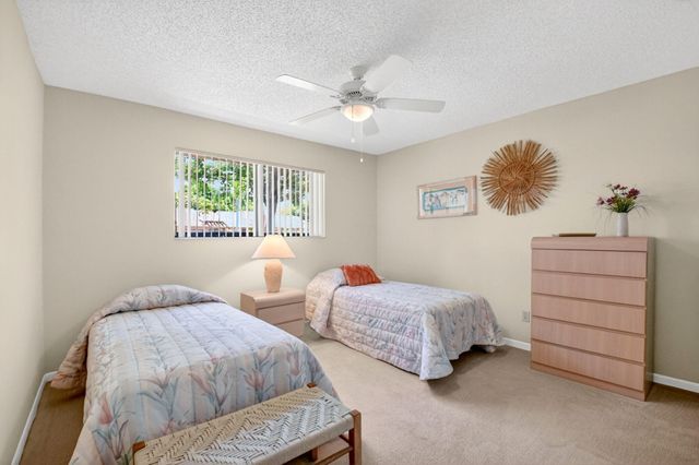 6 Farnworth Drive, Boynton Beach, FL 33426