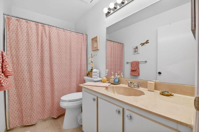 6 Farnworth Drive, Boynton Beach, FL 33426