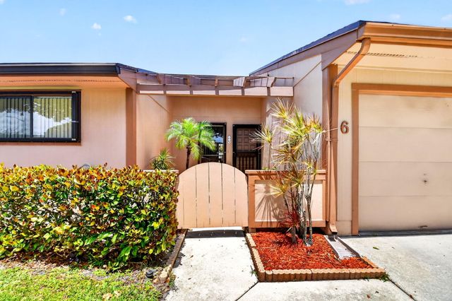 6 Farnworth Drive, Boynton Beach, FL 33426