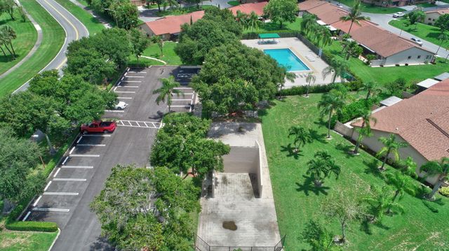 6 Farnworth Drive, Boynton Beach, FL 33426