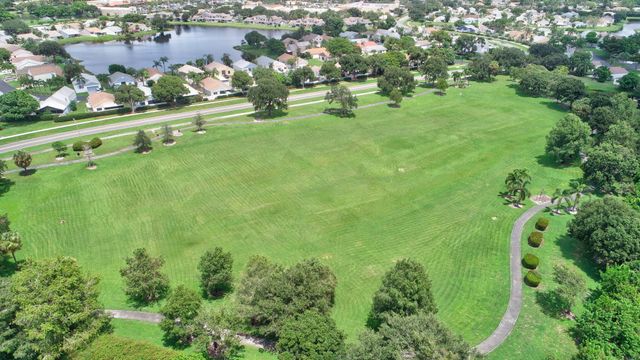 6 Farnworth Drive, Boynton Beach, FL 33426