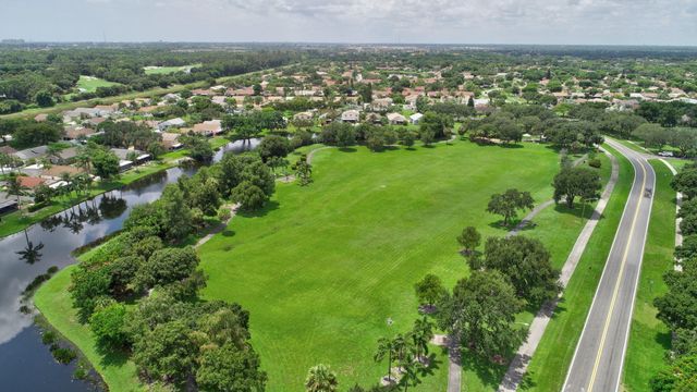 6 Farnworth Drive, Boynton Beach, FL 33426