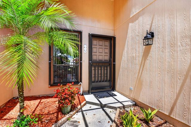 6 Farnworth Drive, Boynton Beach, FL 33426