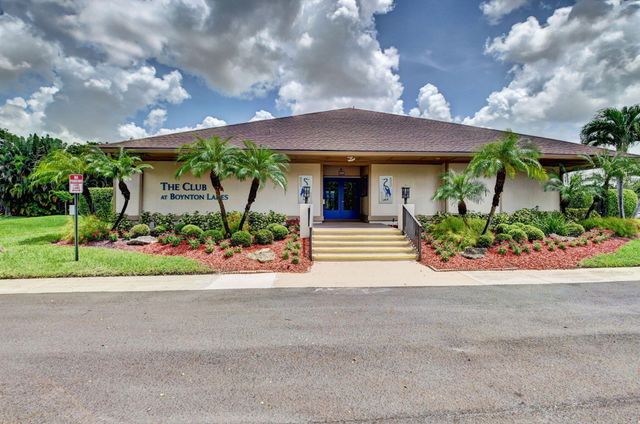 6 Farnworth Drive, Boynton Beach, FL 33426