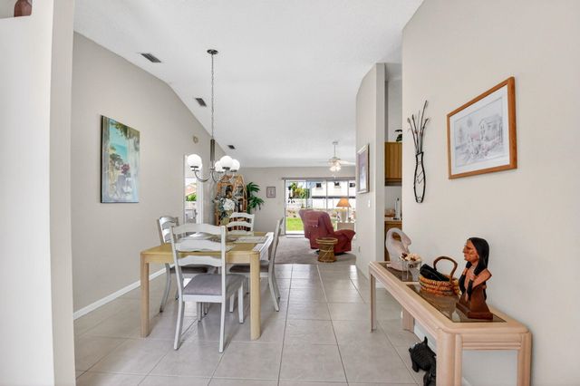 6 Farnworth Drive, Boynton Beach, FL 33426