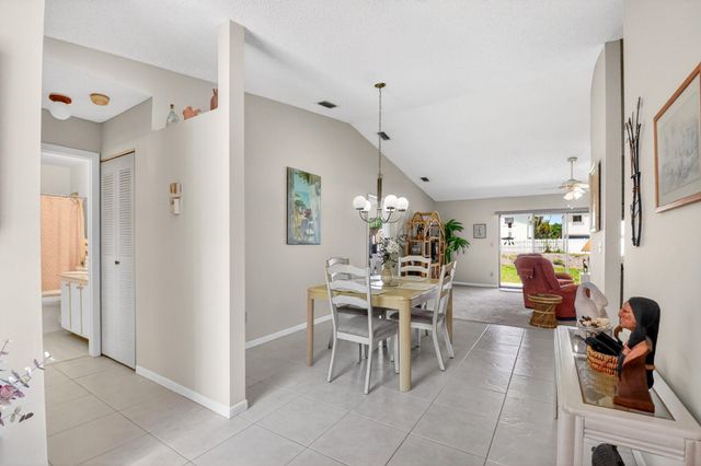 6 Farnworth Drive, Boynton Beach, FL 33426