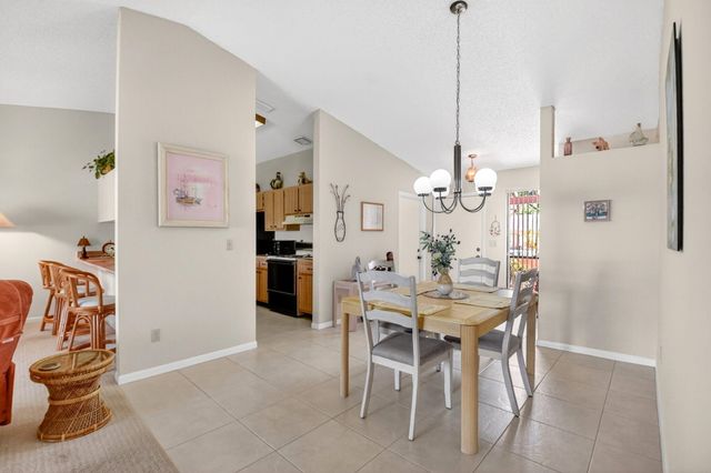6 Farnworth Drive, Boynton Beach, FL 33426