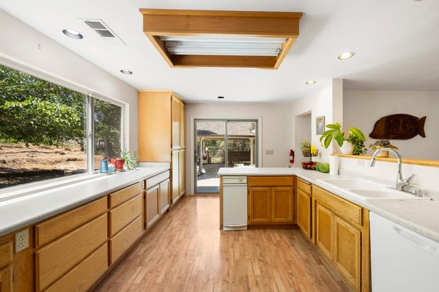 2307 Olympia Ln, Placerville, CA 95667